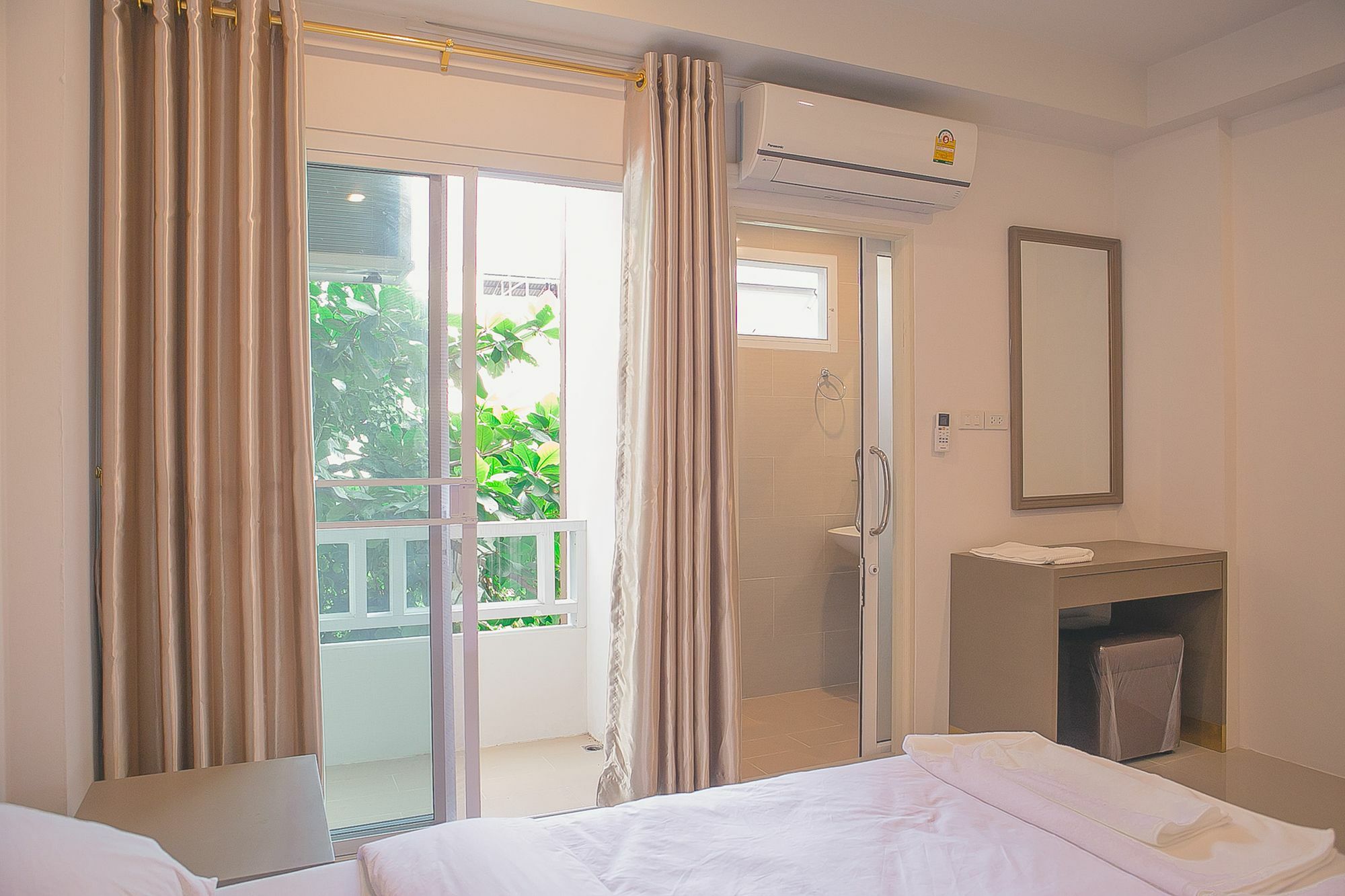 S.E.T Thanmongkol Residence Bangkok Exterior photo