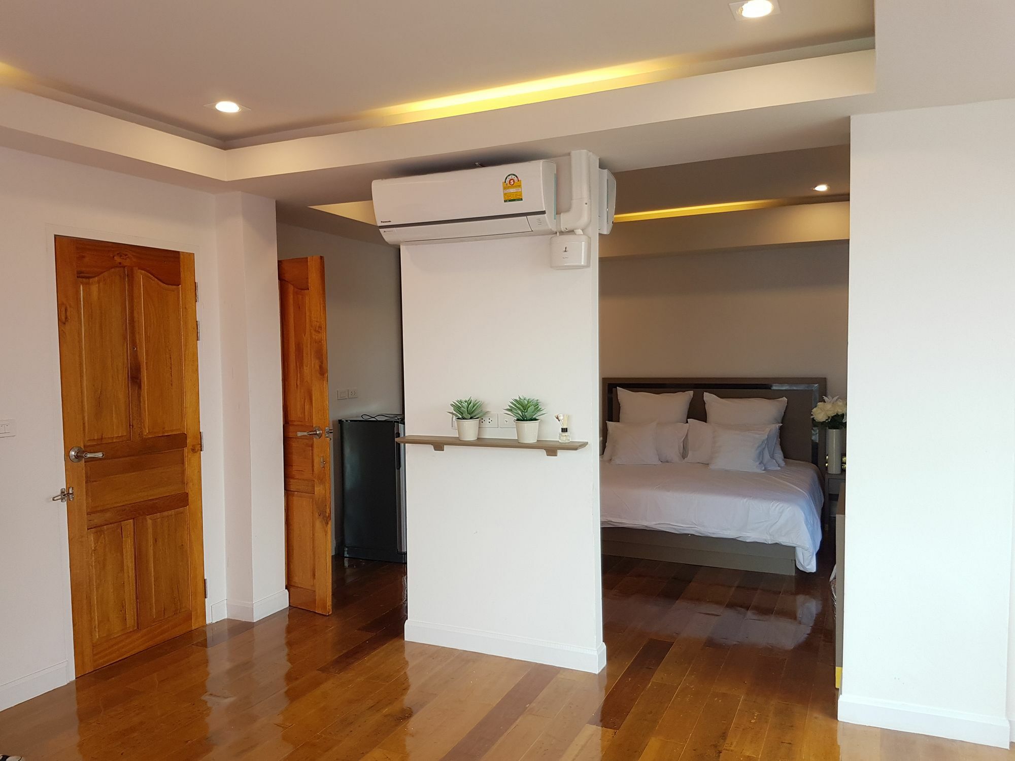 S.E.T Thanmongkol Residence Bangkok Exterior photo